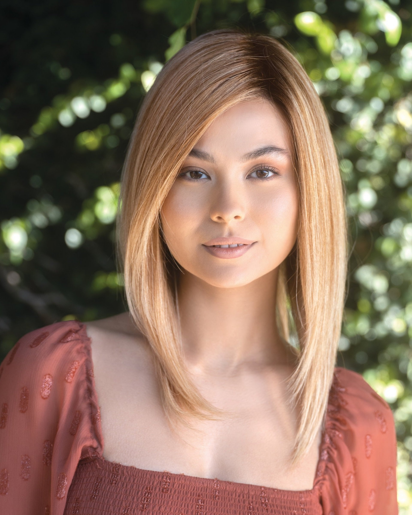 Thea shown in Hazelnut Cream R
