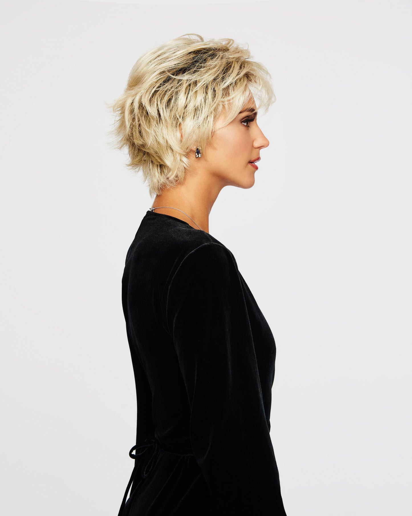 Voltage side view shown in SS613 SHADED PLATINUM