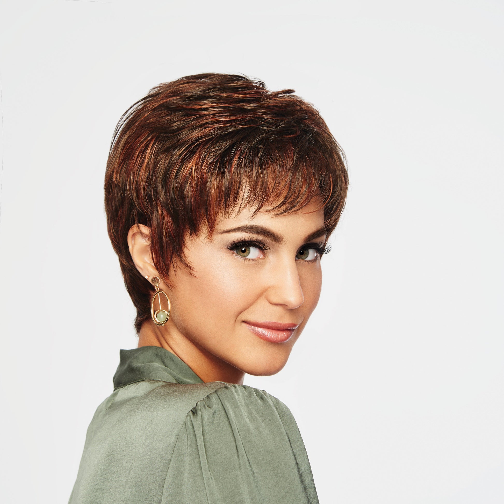 Winner front view shown in Coppery Mink R6/28H